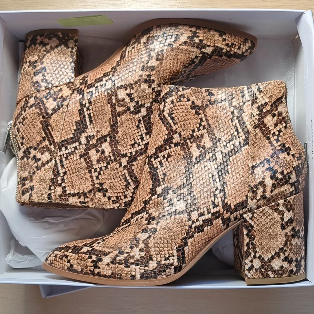 NWT BRAND NEW NEVER WORN Steve Madden Snake print heeled booties - Picture 1 of 5